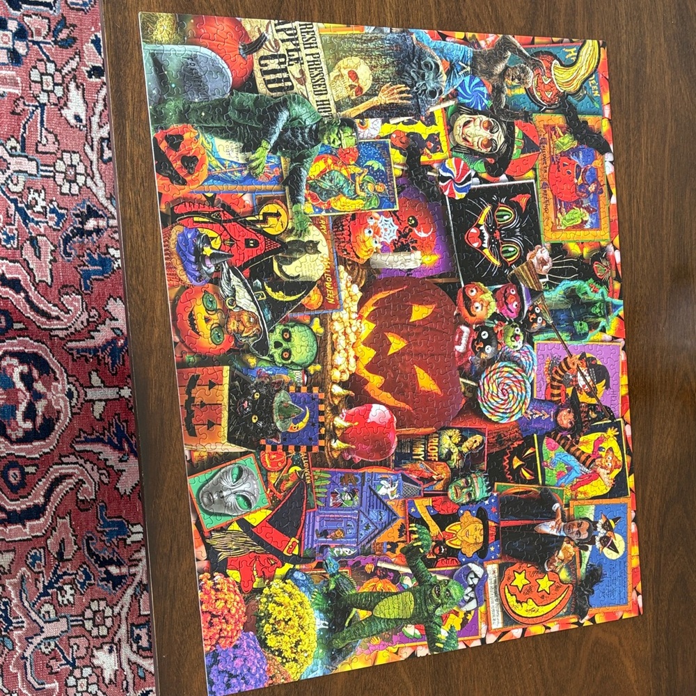 White Mountain Halloween Season 1000-Piece Puzzle - Picture 4 of 9